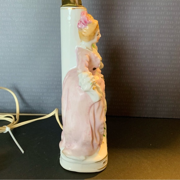 VTG PAIR OF VICTORIAN LAMPS LADY AND MAN PORCELAIN MADE IN JAPAN - Picture 7 of 10